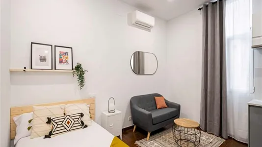 Rooms in Madrid Centro - photo 5