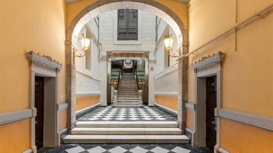 Rooms in Barcelona Ciutat Vella - photo 10