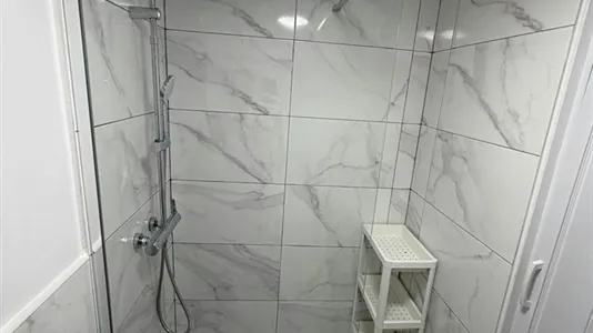 Rooms in Valencia Ciutat Vella - photo 10