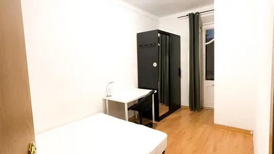 Rooms in Barcelona Ciutat Vella - photo 4