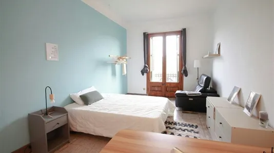 Rooms in Barcelona Eixample - photo 1