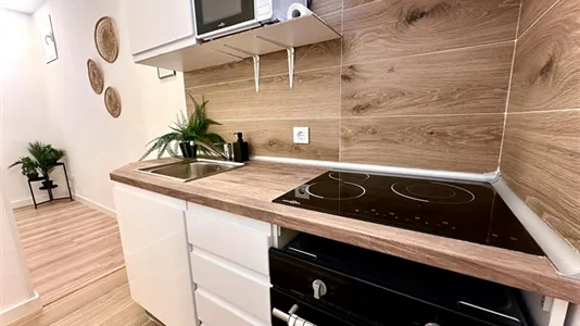 Rooms in Madrid Centro - photo 8