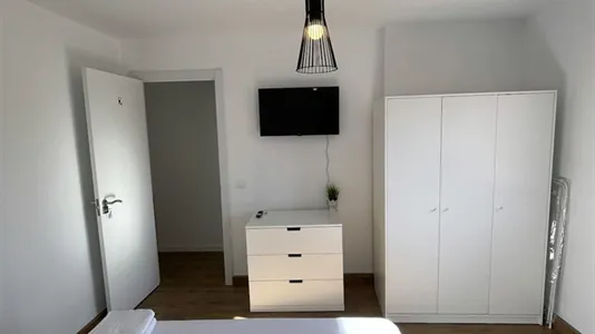 Rooms in Málaga - photo 6