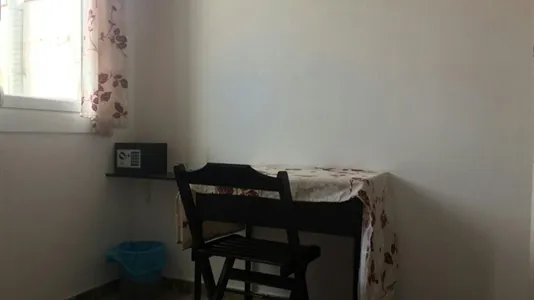 Rooms in Barcelona Ciutat Vella - photo 2