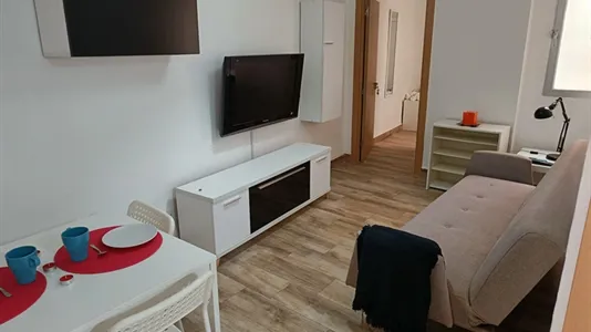 Rooms in Almería - photo 10