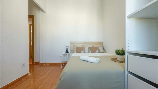 Rooms in el Camí de Vera - photo 5