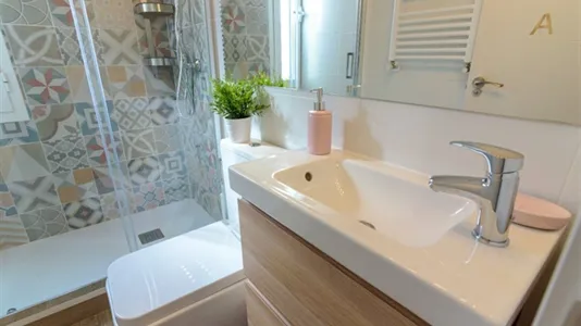 Rooms in Madrid Centro - photo 9