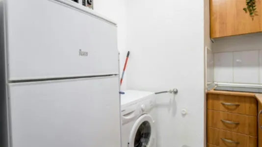 Rooms in Barcelona Ciutat Vella - photo 8