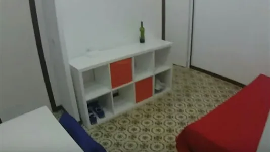 Rooms in Barcelona Ciutat Vella - photo 9
