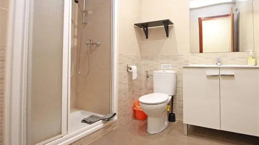 Rooms in Barcelona Ciutat Vella - photo 5