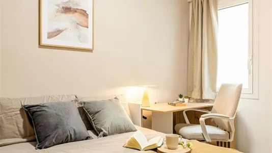 Rooms in Barcelona Eixample - photo 4