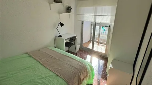 Rooms in Godelleta - photo 1