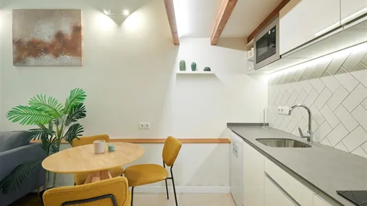 Apartments in Barcelona Ciutat Vella - photo 6