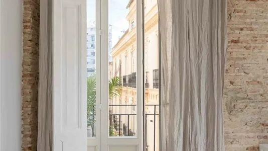 Rooms in Valencia Ciutat Vella - photo 8