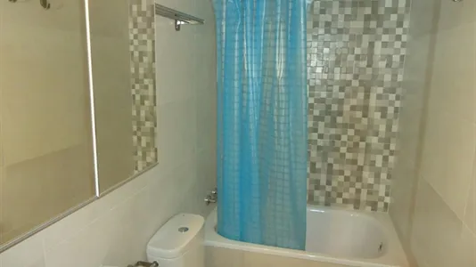 Rooms in Córdoba - photo 9