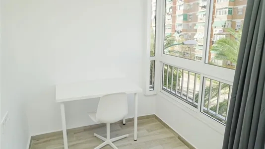Rooms in Málaga - photo 4
