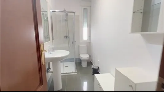 Rooms in Los Bermejales - photo 7