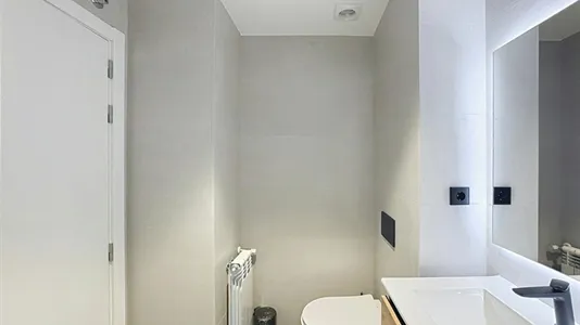 Rooms in Madrid Chamartín - photo 9