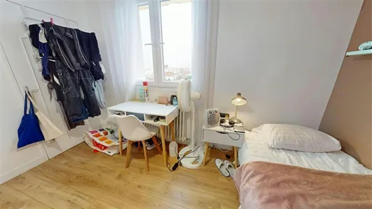 Rooms in Lyon - photo 2