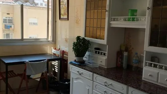 Rooms in Valencia Extramurs - photo 9