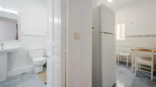 Rooms in Madrid Centro - photo 10