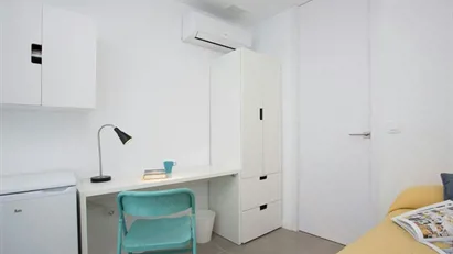 Room for rent in Rocafort, Comunidad Valenciana