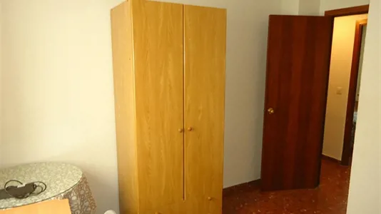 Rooms in Córdoba - photo 3