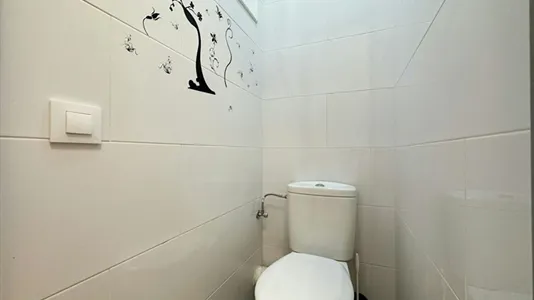 Rooms in Barcelona Ciutat Vella - photo 8