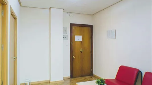 Rooms in Madrid Retiro - photo 10