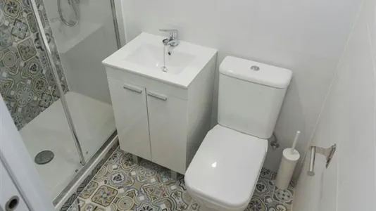 Rooms in Madrid Centro - photo 9