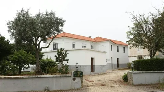 Houses in Seia - photo 1