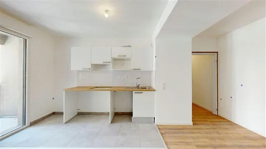 Apartments in Bordeaux - photo 2