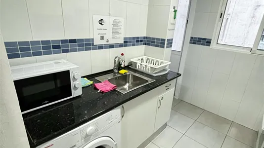 Rooms in Manises - photo 8