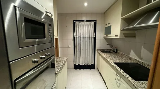 Rooms in El Encinar de los Reyes - photo 9