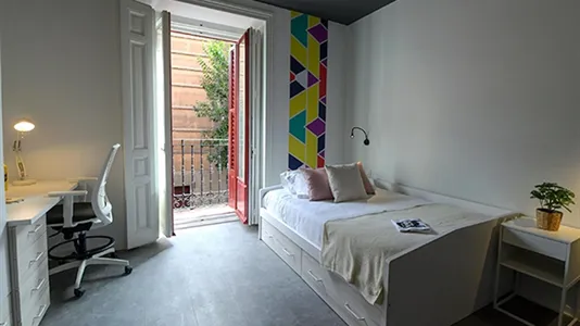 Rooms in Madrid Centro - photo 4