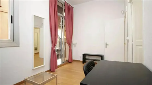Rooms in Barcelona Ciutat Vella - photo 5