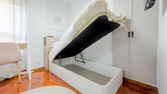 Rooms in Madrid Ciudad Lineal - photo 4
