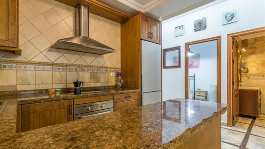 Houses in Conil de la Frontera - photo 5