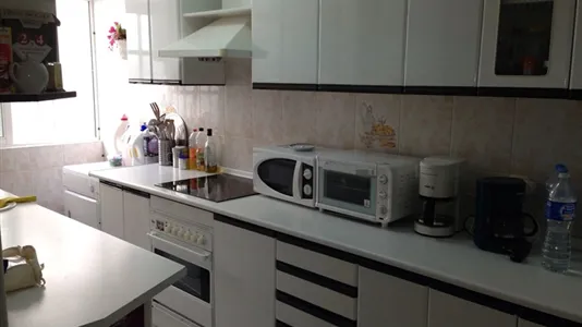 Rooms in Málaga - photo 4