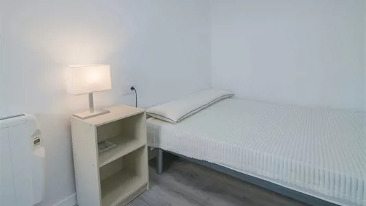 Rooms in el Camí de Vera - photo 2