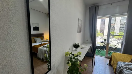 Rooms in Madrid Centro - photo 8