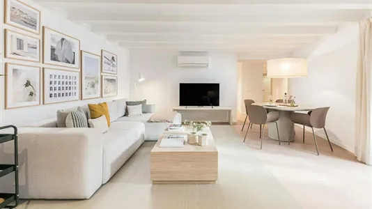 Apartments in Barcelona Ciutat Vella - photo 4