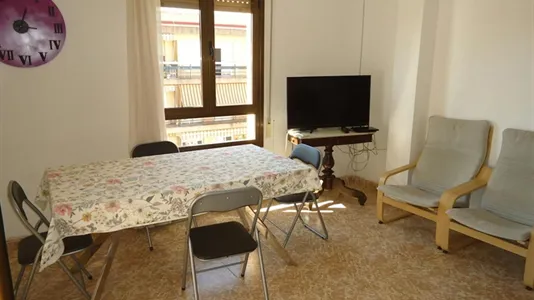 Rooms in Córdoba - photo 6