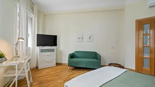 Rooms in Madrid Salamanca - photo 5