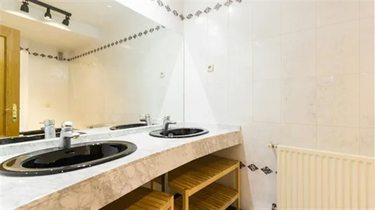 Rooms in Madrid Tetuán - photo 8