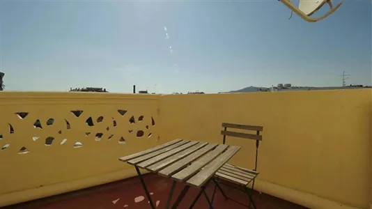 Rooms in Barcelona Sants-Montjuïc - photo 9