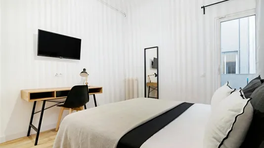 Rooms in Barcelona Eixample - photo 4