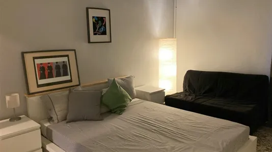 Rooms in Barcelona Eixample - photo 4