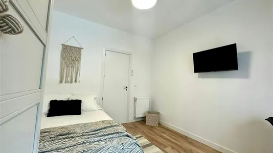 Rooms in Madrid Retiro - photo 9