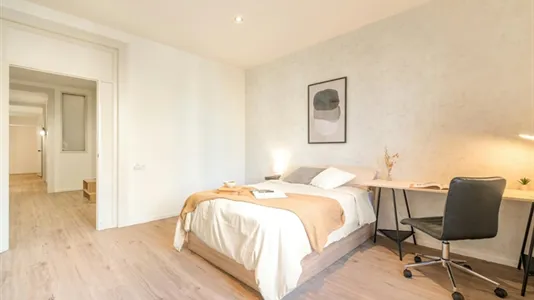 Rooms in Barcelona Eixample - photo 4